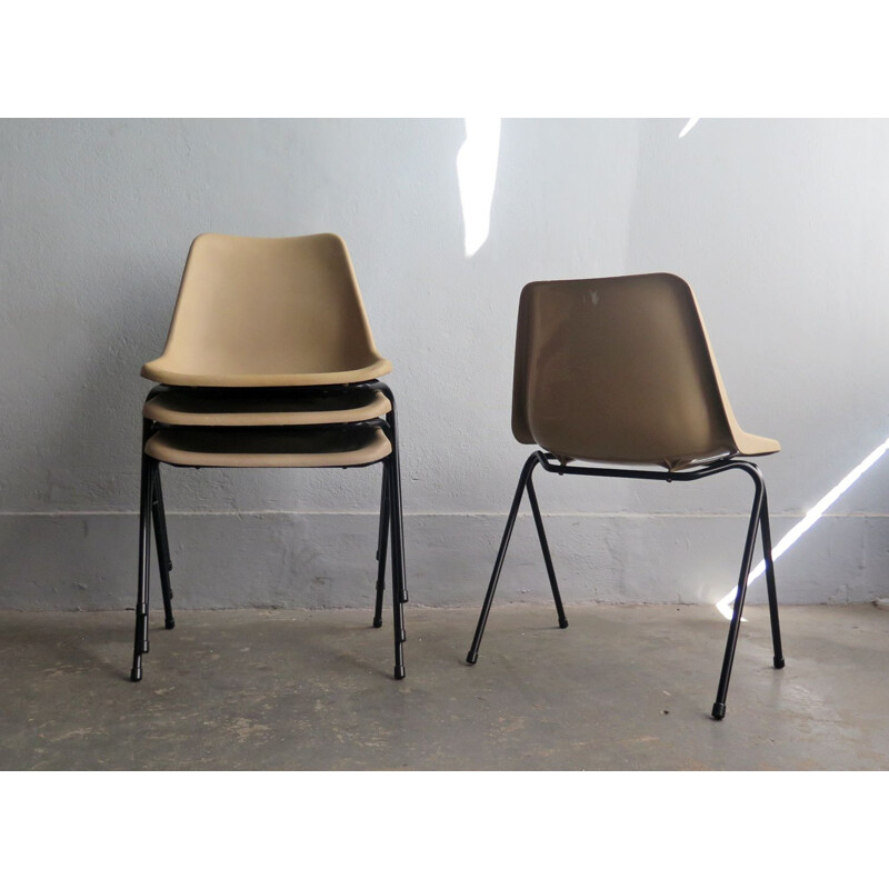 Set of 4 vintage beige plastic shell with metal base chairs