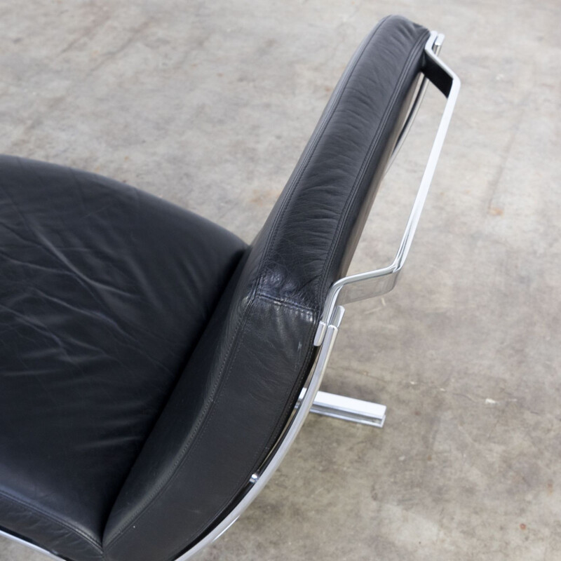 Berlin low chair by Meinhard von Gerkan for Knoll