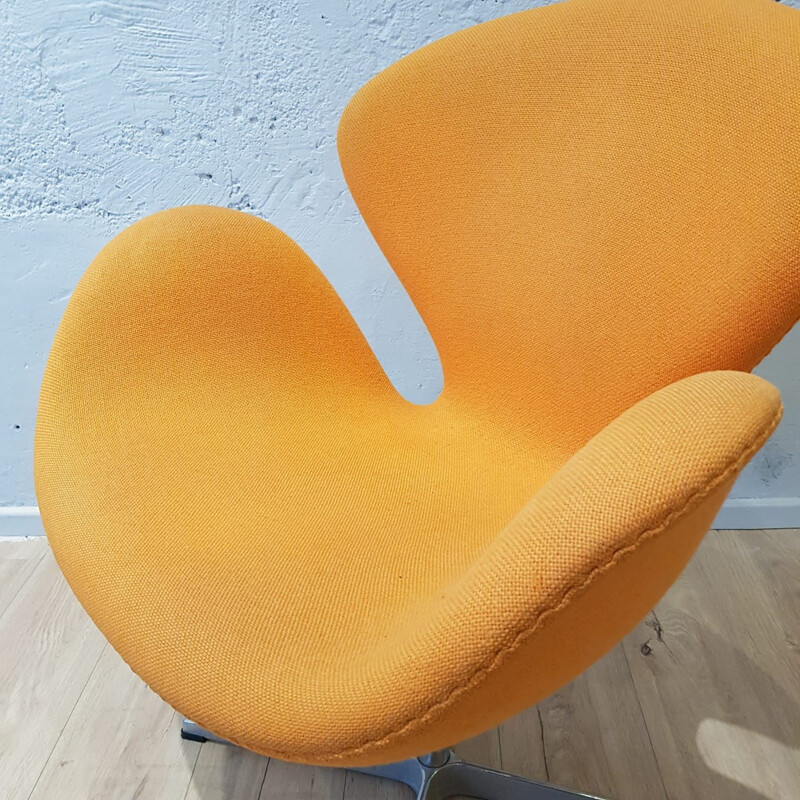 Orange Swan chair by Arne Jacobsen for Fritz Hansen