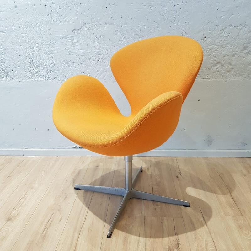 Orange Swan chair by Arne Jacobsen for Fritz Hansen