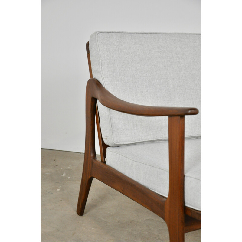 Paire de fauteuils vintage scandinaves en teck et tissu blanc 1960