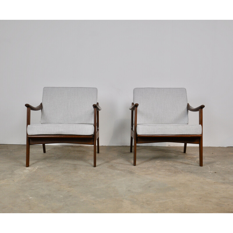 Pair of vintage scandinavian armchairs in teak and white fabric 1960