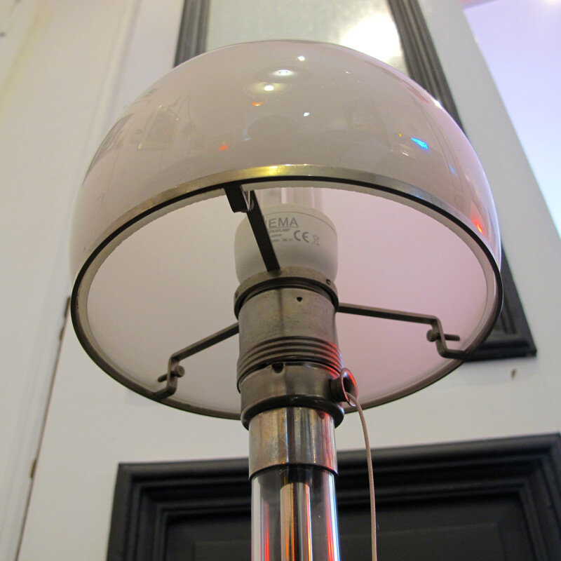 Desk lamp in opaline, metal and glass, Wilhem WAGENFELD & Carl Jakob JUCKER - 1930s