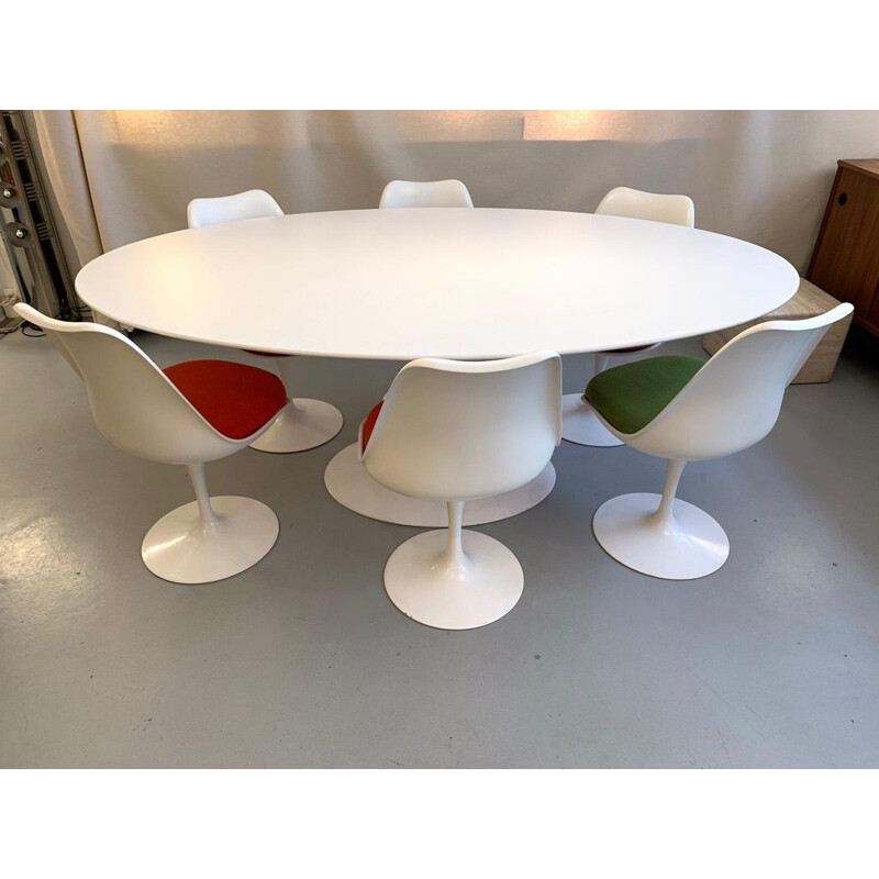 Tulip dining set by Eero Saarinen