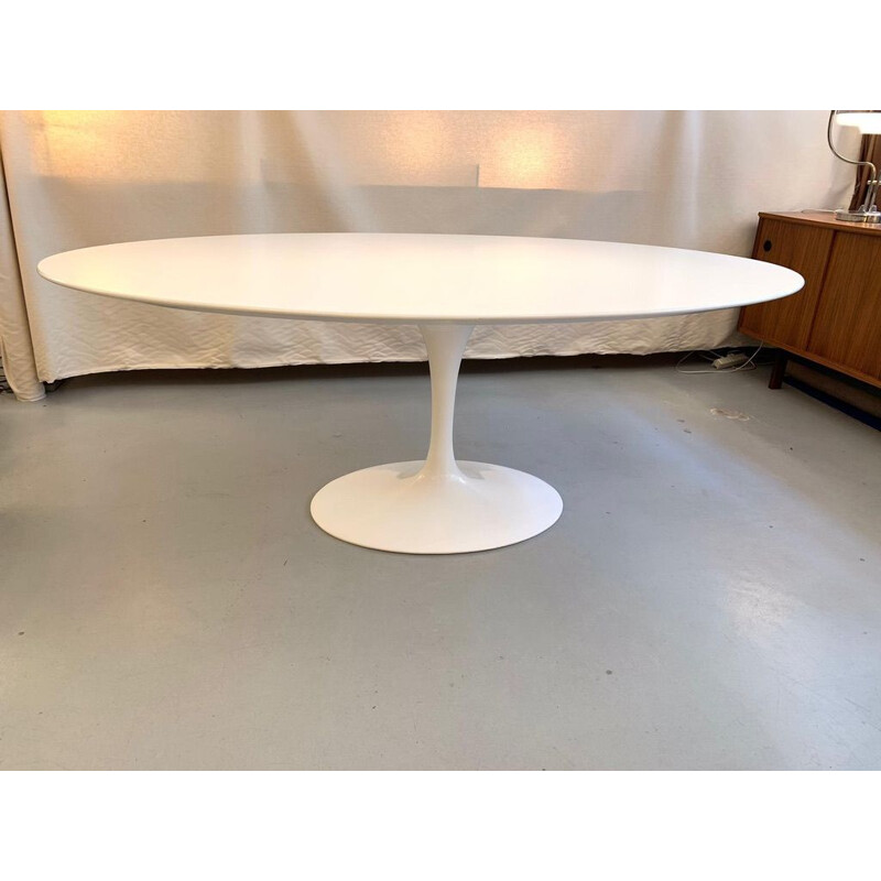 Tulip dining set by Eero Saarinen