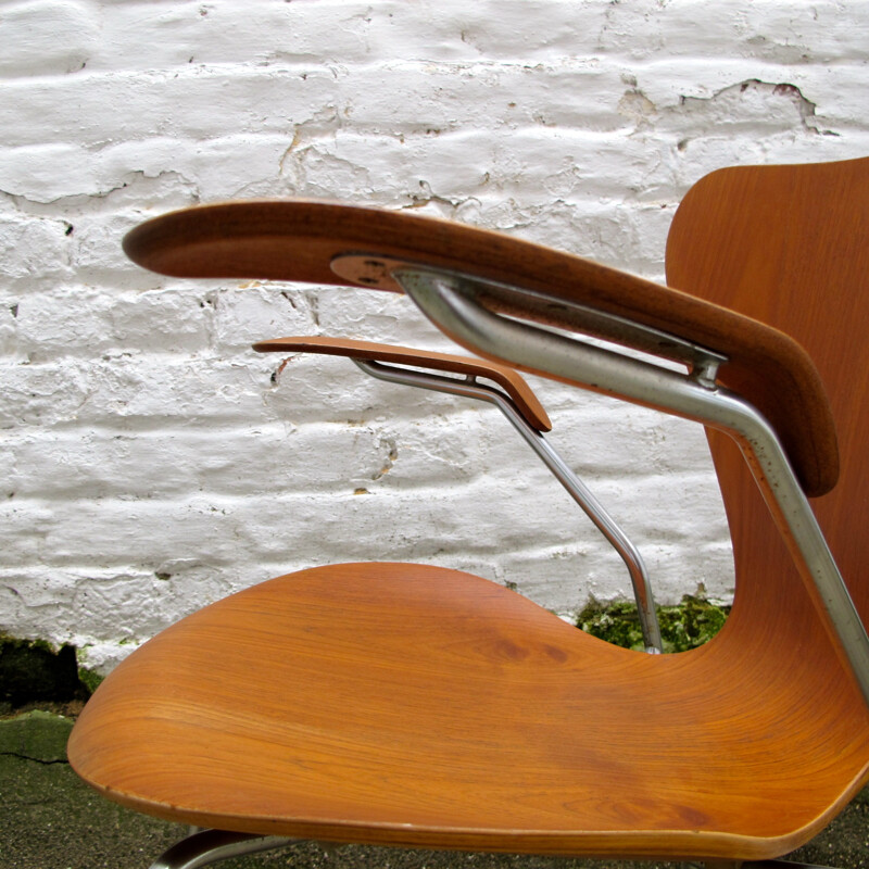 Chaise 3207 en teck et métal, Arne JACOBSEN - 1960