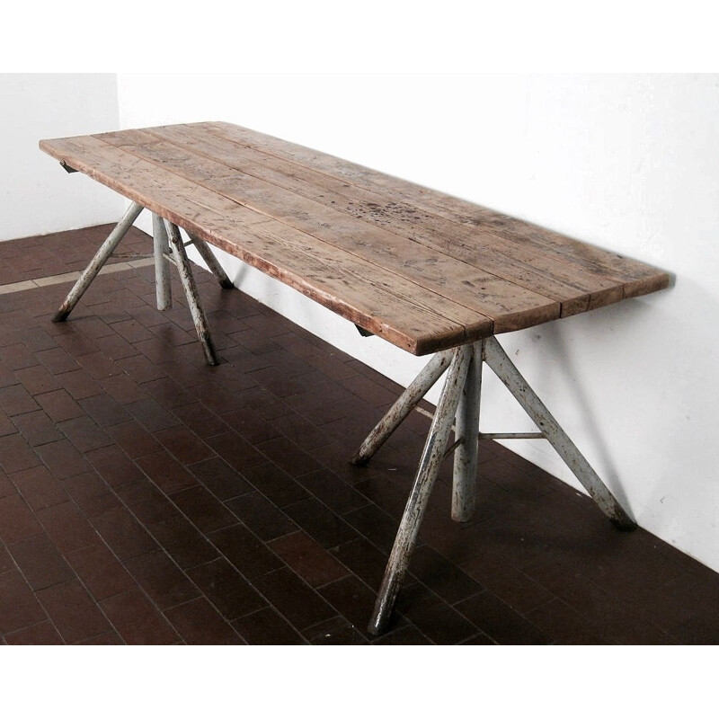 Grande table vintage en chêne et métal des années 60.