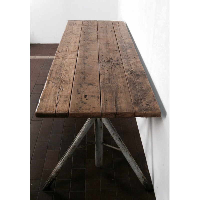 Grande table vintage en chêne et métal des années 60.