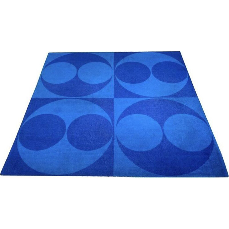 Vintage pop rug in blue wool 1970