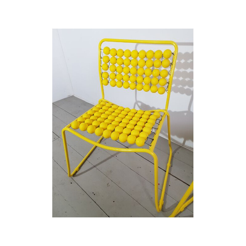 Paire de chaises vintage jaunes en acier et plastique 1980