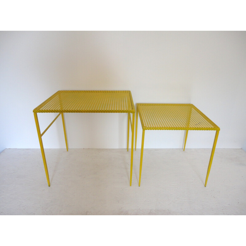 Paire de tables d'appoint en métal laqué, Mathieu MATEGOT - 1950