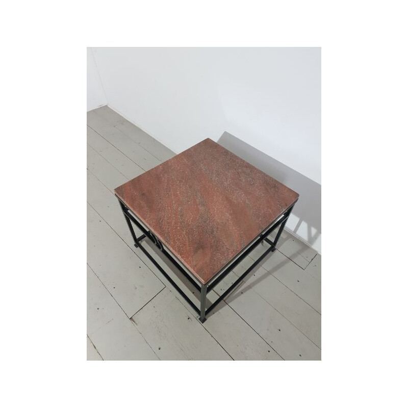Table basse vintage en marbre rouge et acier