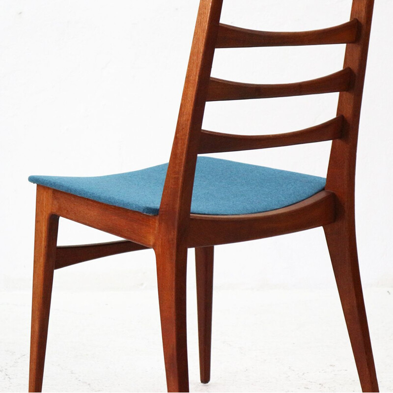 Blue dining chair in teak