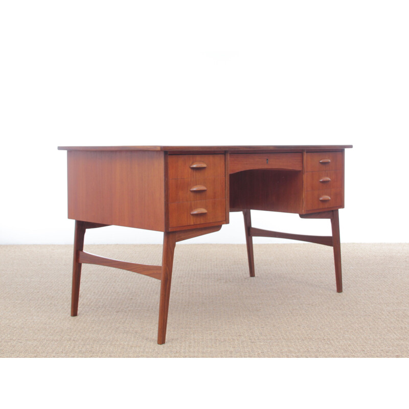 Vintage desk in teak Scandinavian