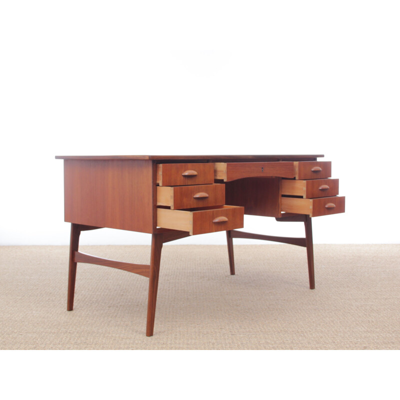 Vintage desk in teak Scandinavian