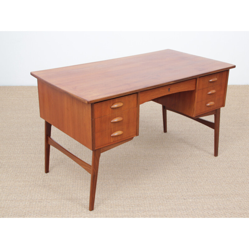 Vintage desk in teak Scandinavian