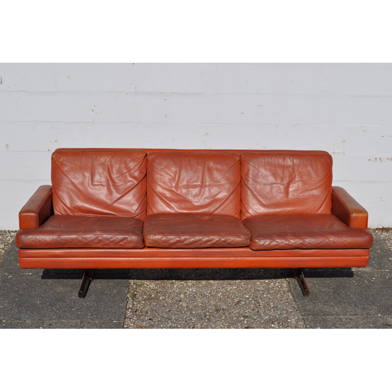 Vintage 3-seater sofa model 807 Norwegian leather and Rosewood Frederik Kayser 1965