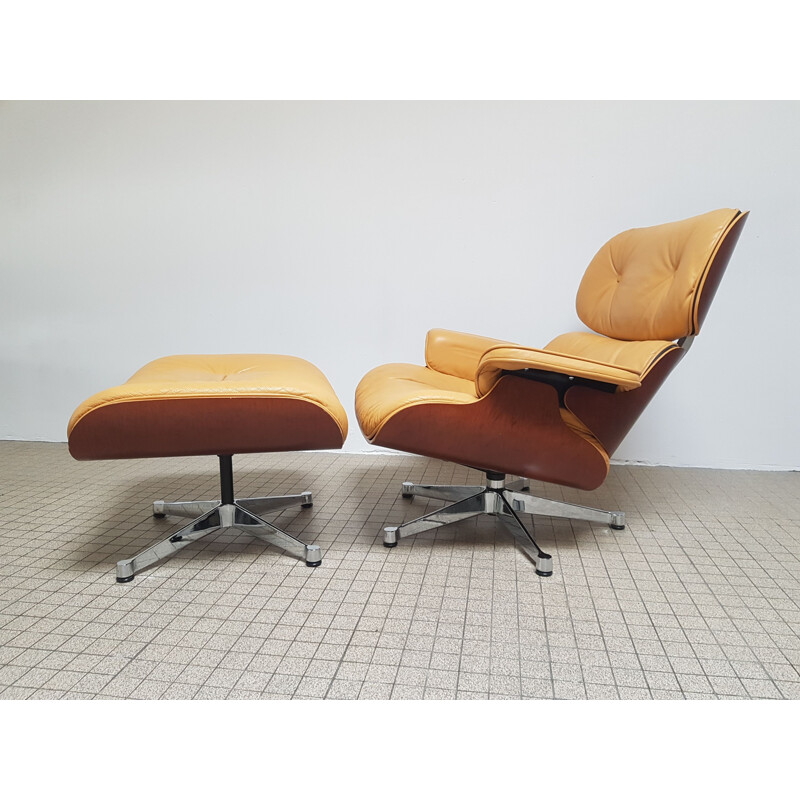 Vintage Lounge chair by Eames for Vitra in leather and wood