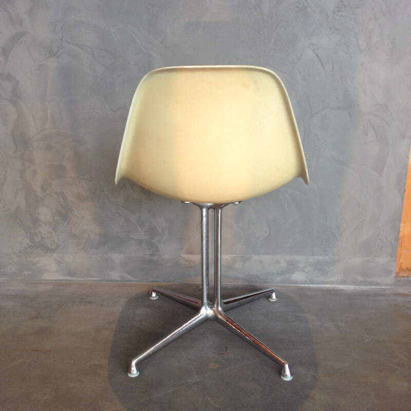 Chaise en fibre de verre et aluminium, Charles & Ray EAMES -1970