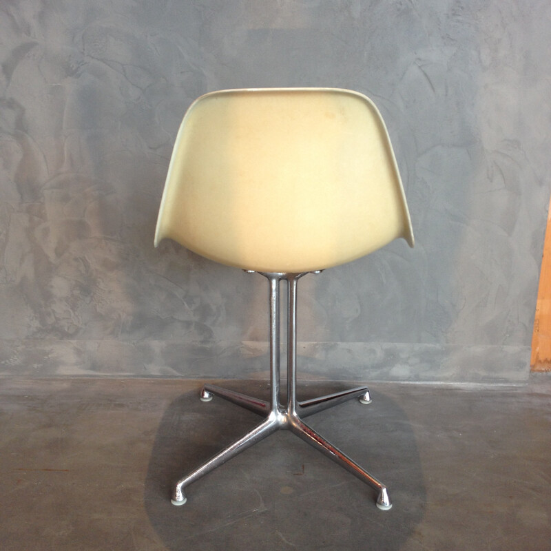 Fiber glass and aluminum chair, Charles & Ray EAMES - 1970s