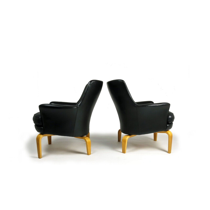 2 fauteuils vintage Suédois en cuir noir par Arne Norell, 1960