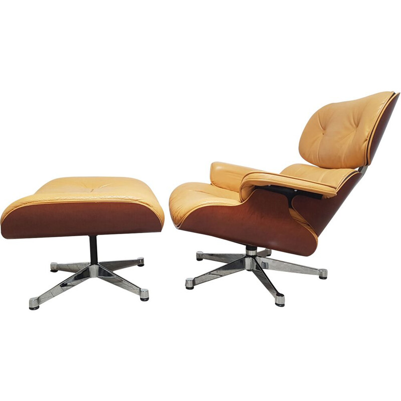 Vintage Lounge chair by Eames for Vitra in leather and wood