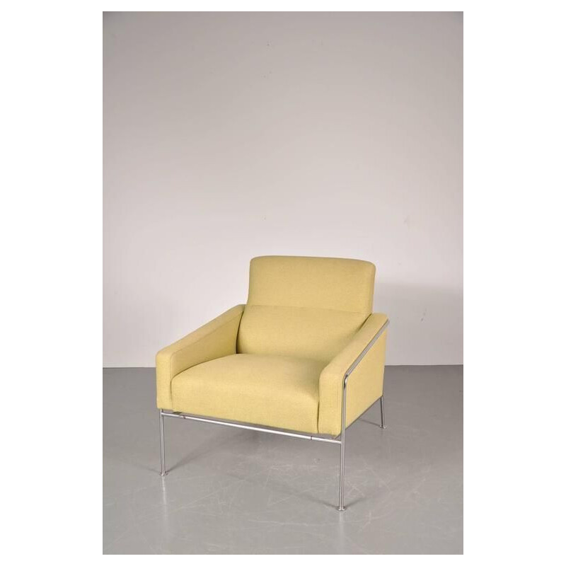 Vintage armchair Airport by Arne Jacobsen for Fritz Hansen Denmark 1960s