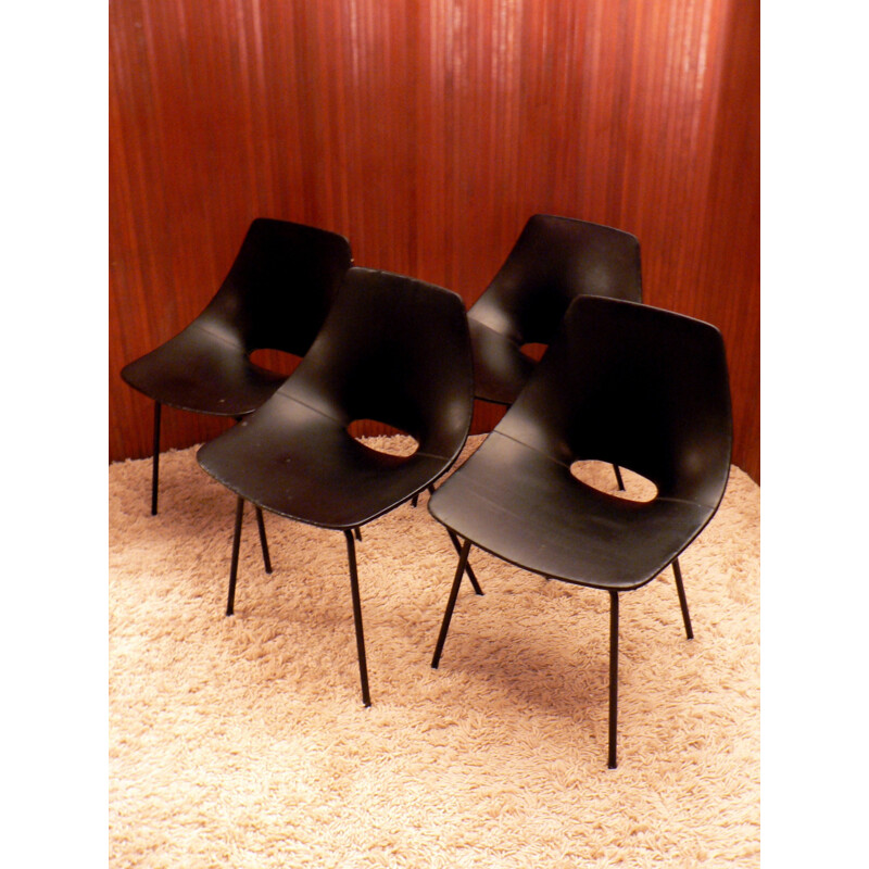 Ensemble de 4 chaises en bois, métal et skaï, Pierre GUARICHE - 1954