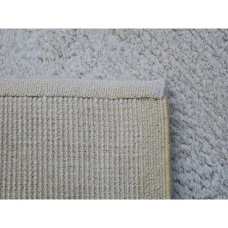 Vintage hand knotted beni ourain rug creamy white sparse decoration