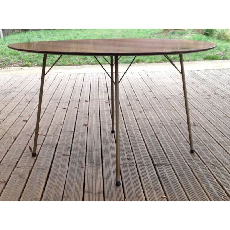 Table vintage ronde en palissandre Arne Jacobsen