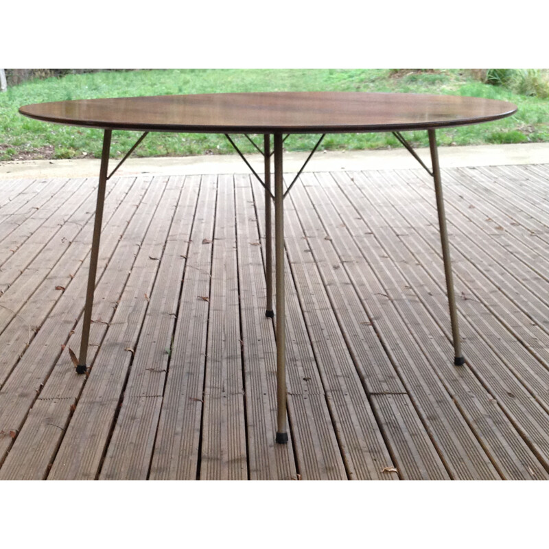 Vintage dining table round in rosewood Arne Jacobsen