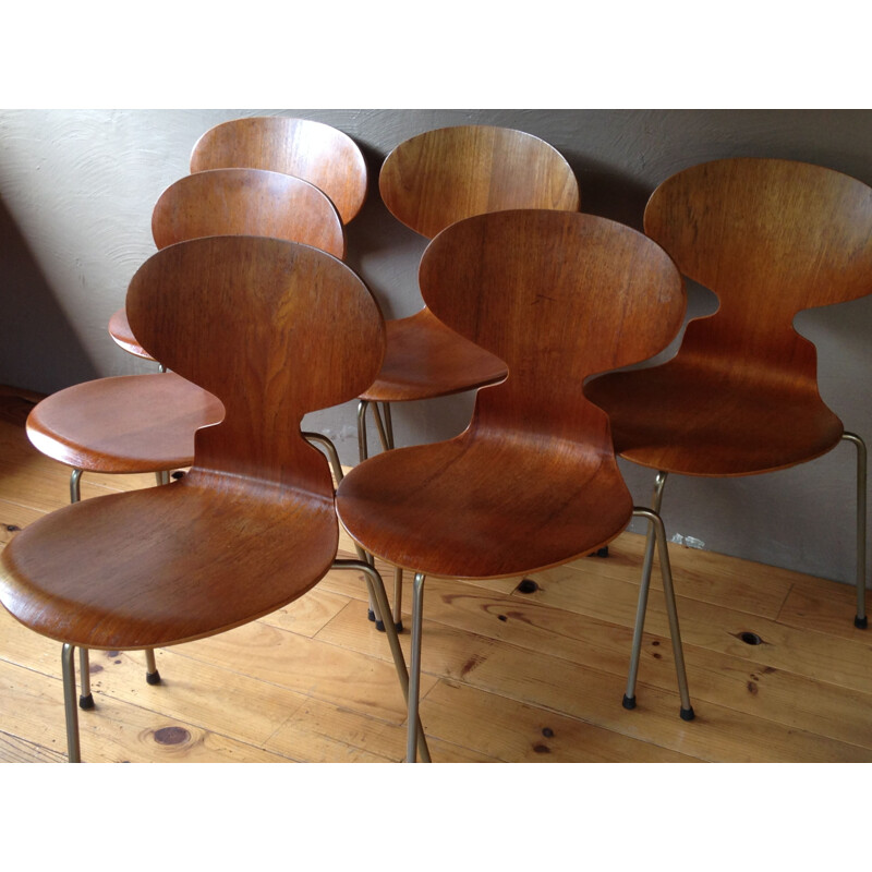 Ensemble de 6 chaises vintage tripode Arne Jacobsen par Fritz Hansen