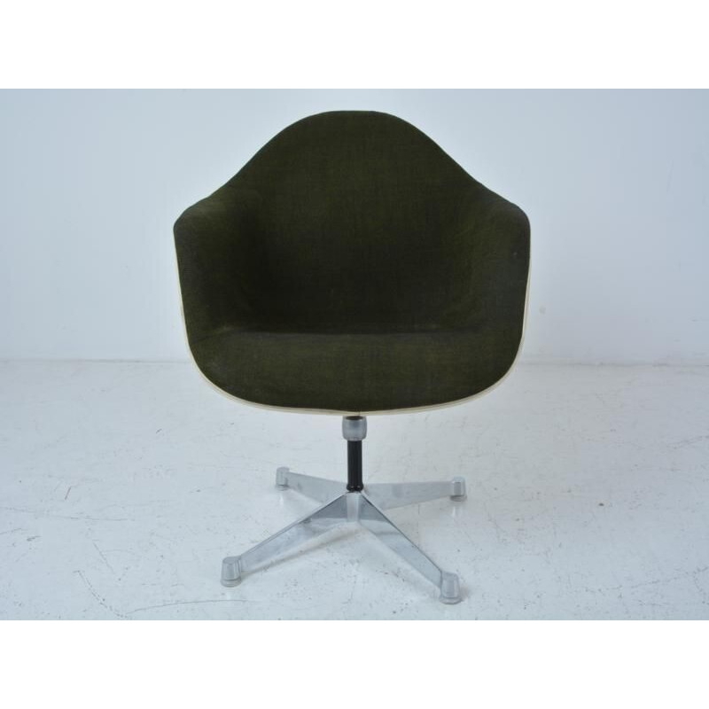 Vintage desk chair swivel by Charles and Ray Eames Herman Miller Edition 60s 