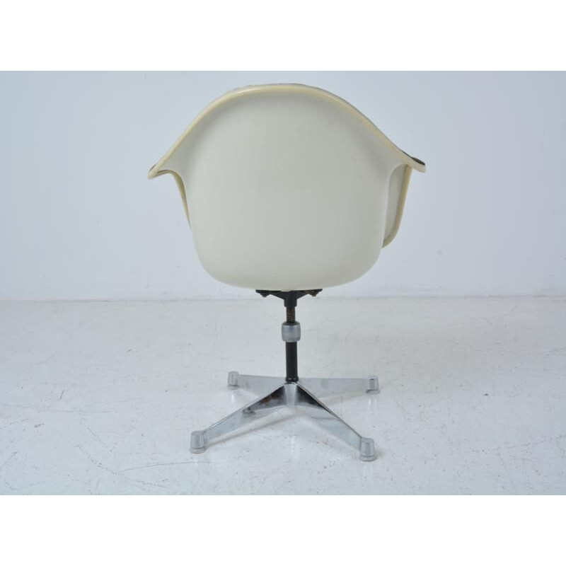 Vintage desk chair swivel by Charles and Ray Eames Herman Miller Edition 60s 