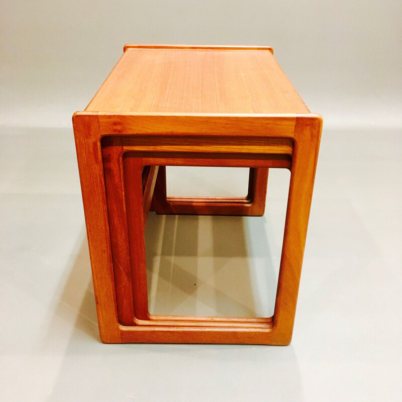 Vintage scandinavian nesting tables in teak 1950