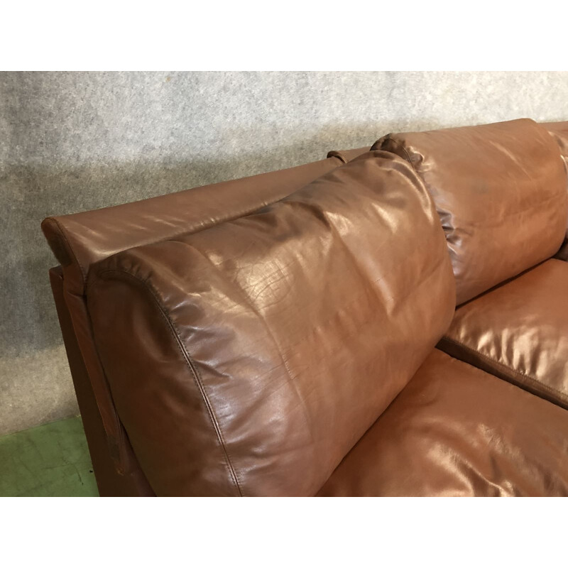 Canapé vintage en cuir marron et bois 1970