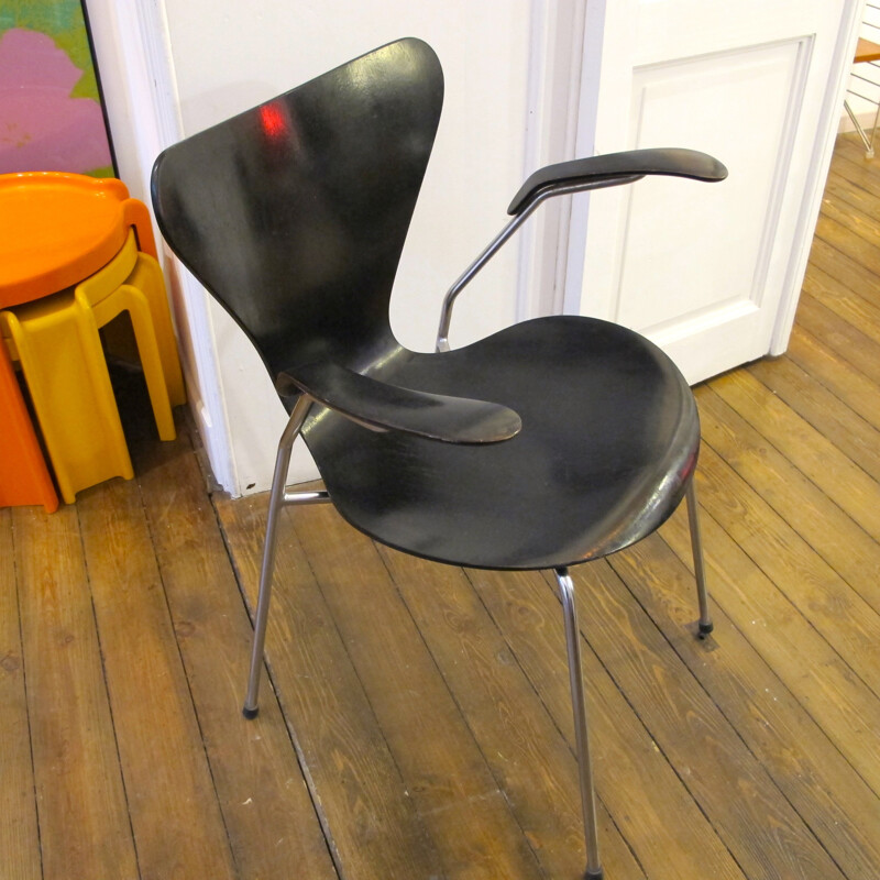 Chair 3207 in black lacquered wood and metal, Arne JACOBSEN - 1960s