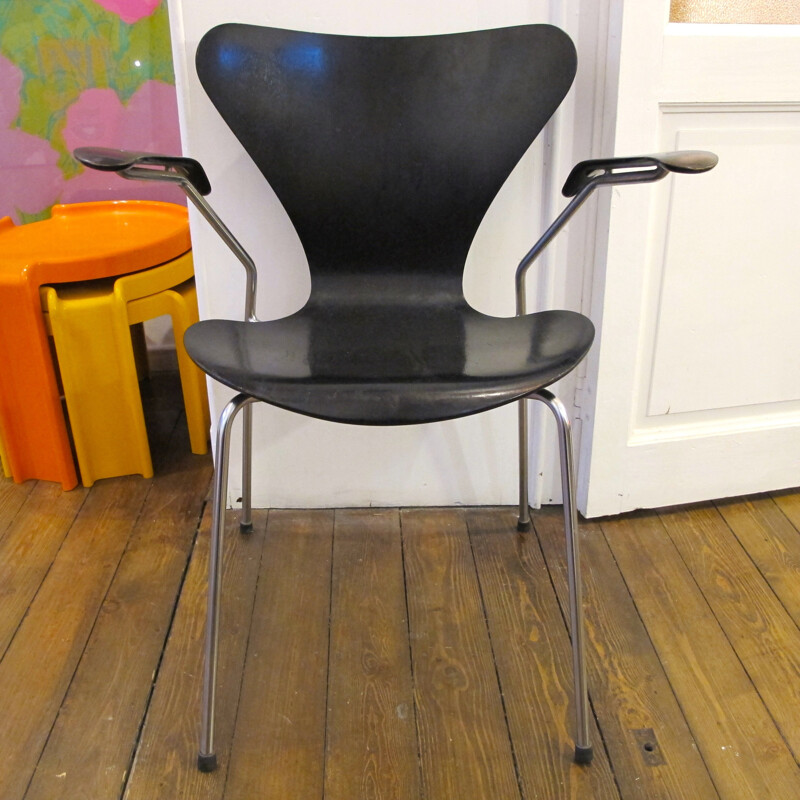 Chair 3207 in black lacquered wood and metal, Arne JACOBSEN - 1960s