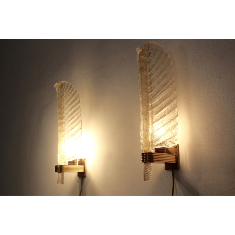 Pair of vintage leaf sconces for Barovier & Toso in Murano glass and brass