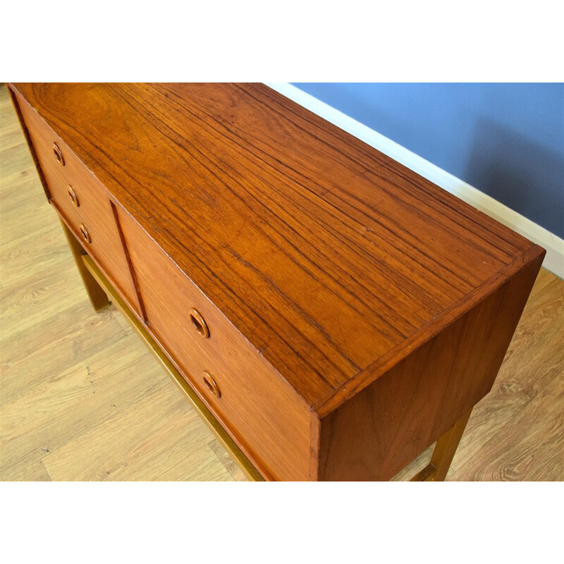 Danish chest of 5 drawers in teak