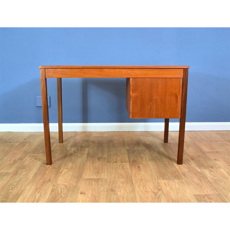Vintage Danish desk in teak with 3 Drawers by Domino Mobler