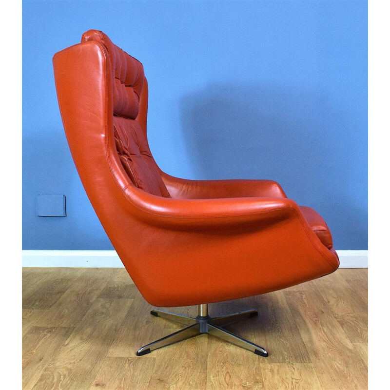 Fauteuil lounge pivotant vintage en cuir rouge danois des années 1960 