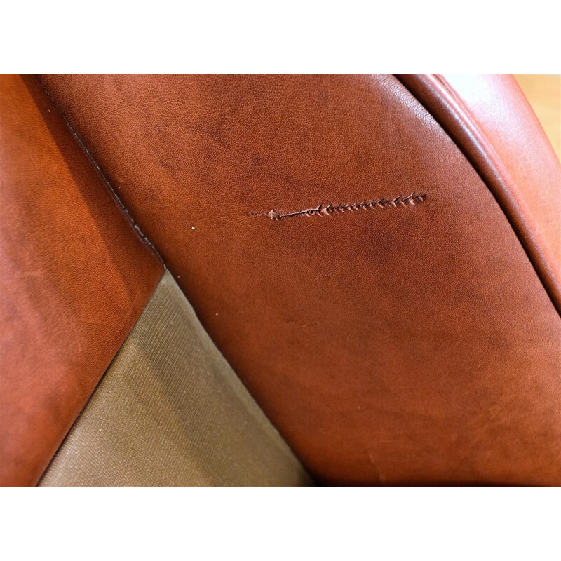 Fauteuil lounge vintage en cuir patiné marron danois 1970s