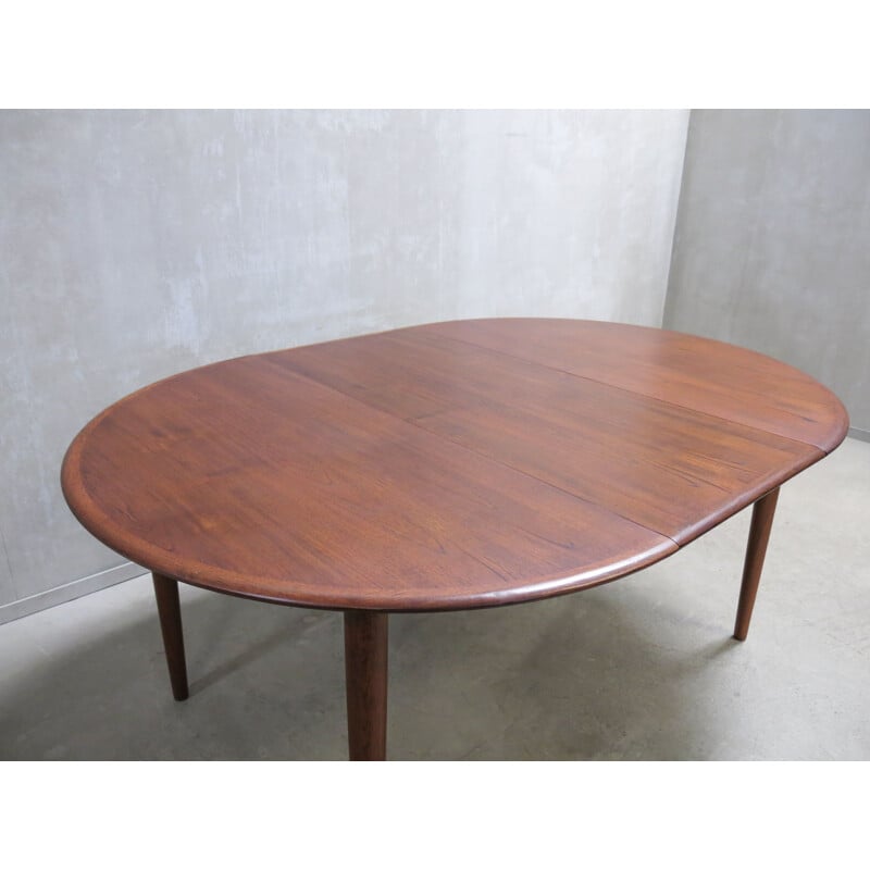 Vintage danish round dining table in teak 1960