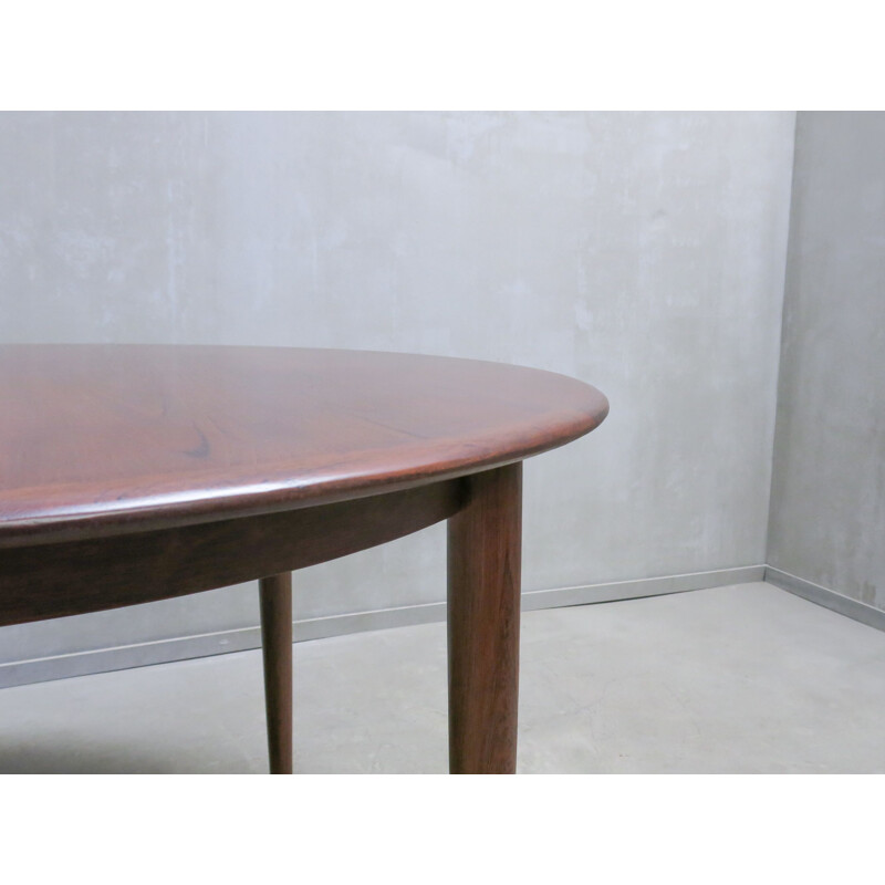 Vintage danish round dining table in teak 1960