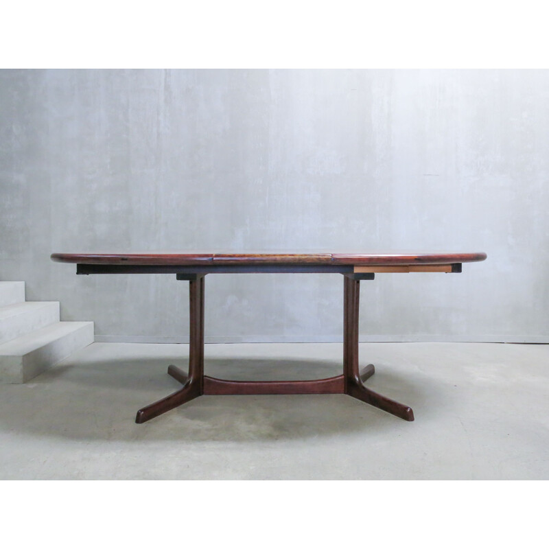 Vintage oval Danish rosewood dining table from Dyrlund