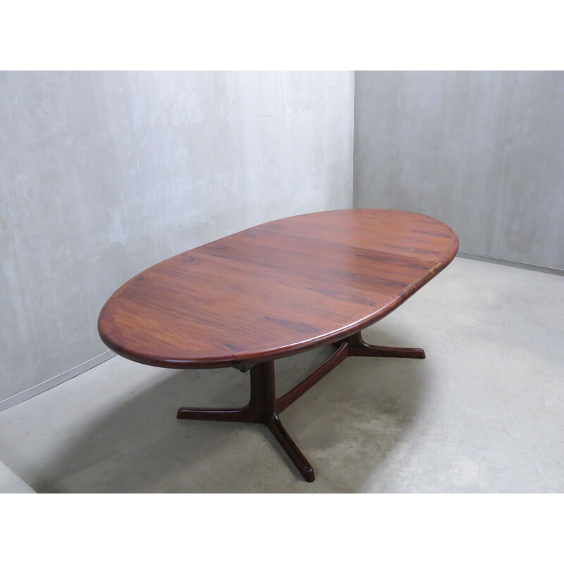 Table vintage en palissandre danoise ovale par Dyrlund