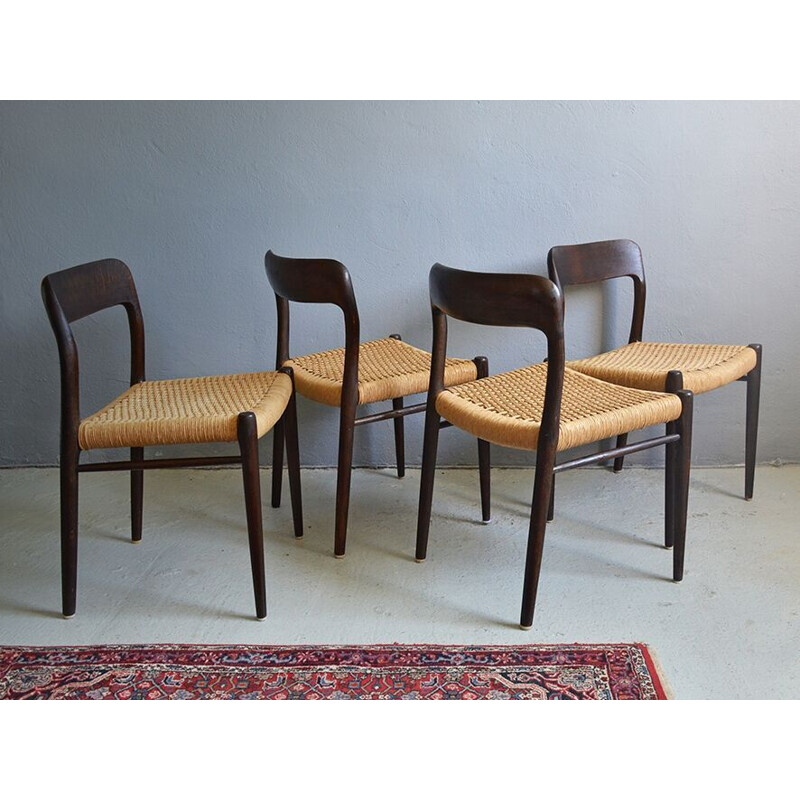 Suite de 4 chaises à repas vintage en chêne par Niels Moller, modèle 75,1960