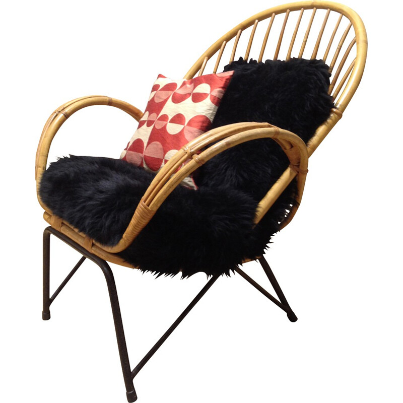 Fauteuil scandinave en rotin, métal et peau de mouton - 1950