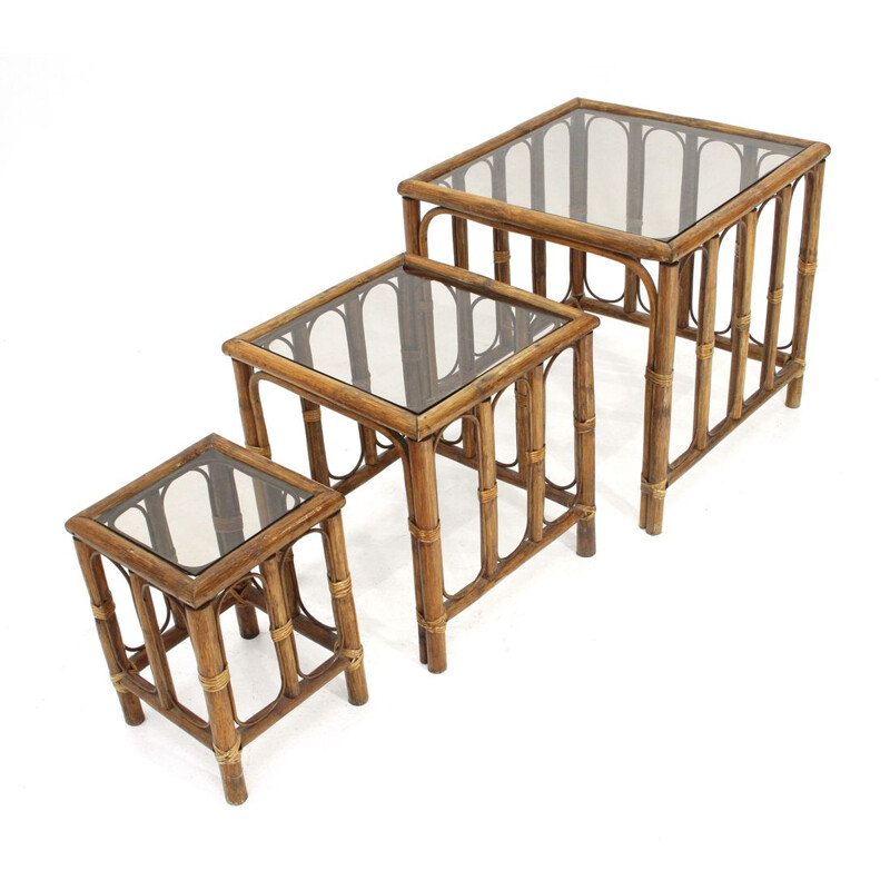 Vintage italian nesting tables in rattan 1970s